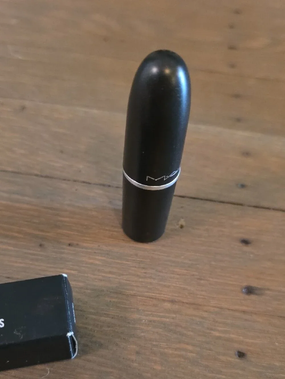 MAC Cosmetics Matte Lipstick — Heroine. A13. NEW